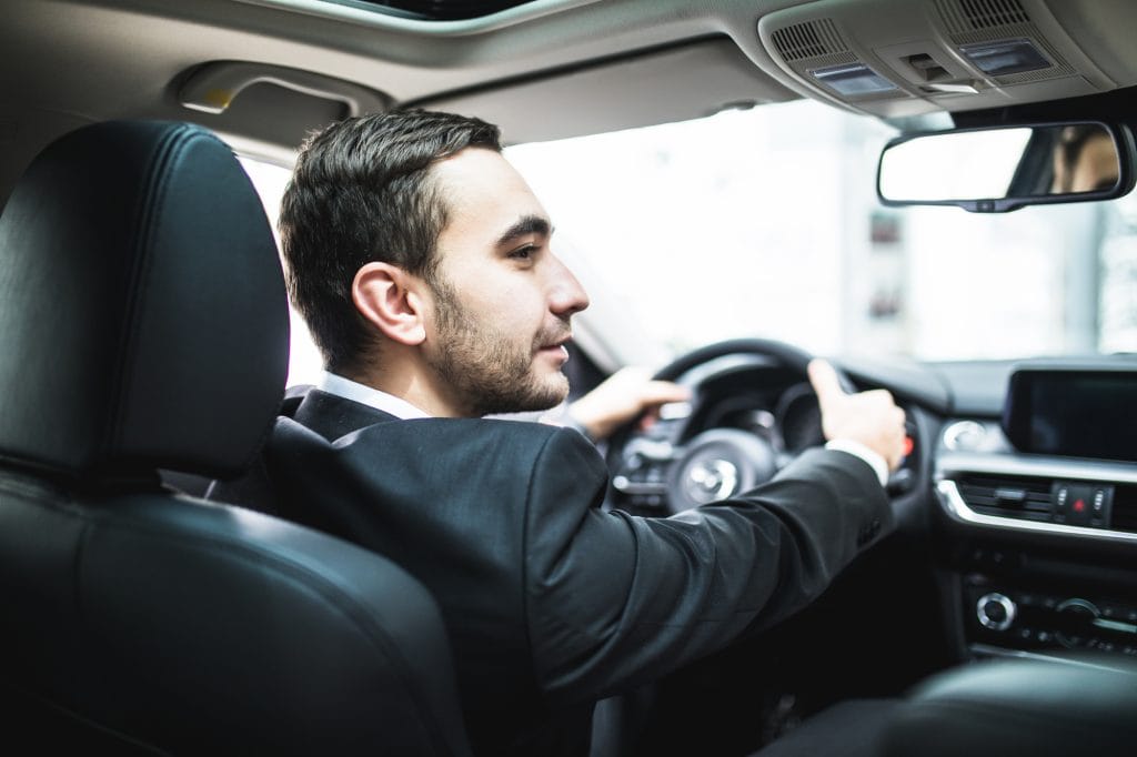 Véhicule haut de gamme Drive me Driver sur la route de Francfort